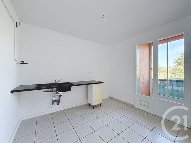 Appartement T2 à vendre - 2 pièces - 48.0 m2 - FREJUS - 83 - PROVENCE-ALPES-COTE-D-AZUR - Century 21 Sud Habitat