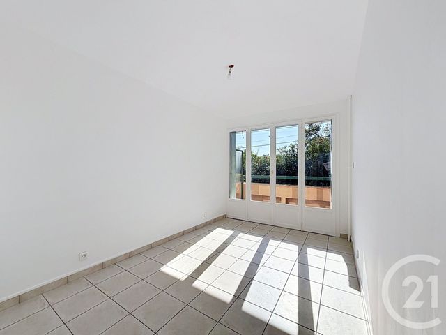 Appartement T2 à vendre - 2 pièces - 48.0 m2 - FREJUS - 83 - PROVENCE-ALPES-COTE-D-AZUR - Century 21 Sud Habitat