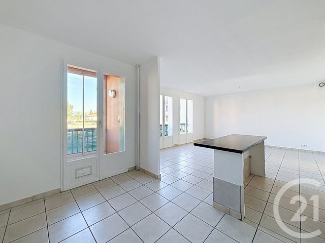 Appartement T2 à vendre - 2 pièces - 48.0 m2 - FREJUS - 83 - PROVENCE-ALPES-COTE-D-AZUR - Century 21 Sud Habitat