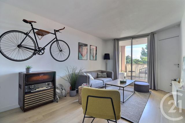 Appartement T2 à vendre - 2 pièces - 32.65 m2 - FREJUS - 83 - PROVENCE-ALPES-COTE-D-AZUR - Century 21 Sud Habitat