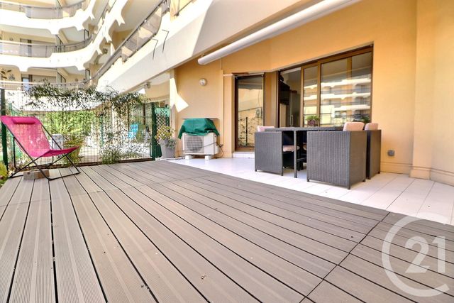 Studio Cabine à vendre - 1 pièce - 25.5 m2 - FREJUS - 83 - PROVENCE-ALPES-COTE-D-AZUR - Century 21 Sud Habitat