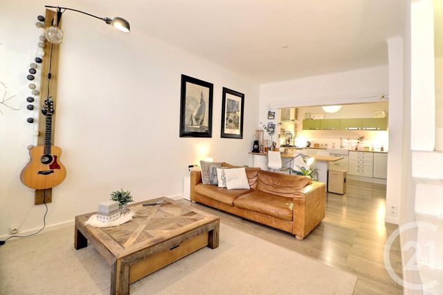 Appartement T3 à vendre - 3 pièces - 69.0 m2 - FREJUS - 83 - PROVENCE-ALPES-COTE-D-AZUR - Century 21 Sud Habitat
