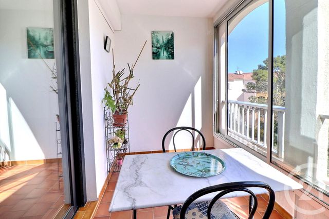 Appartement T2 à vendre - 2 pièces - 29.5 m2 - FREJUS - 83 - PROVENCE-ALPES-COTE-D-AZUR - Century 21 Sud Habitat